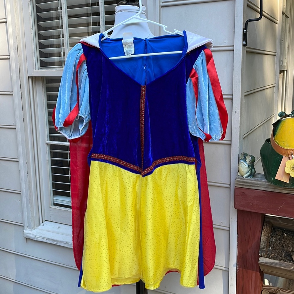 EUC- Disney Classics Snow White Costume/Cosplay Size 12-14